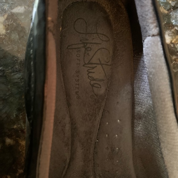 Life stride loafers, patent leather, black size 7 - Picture 2 of 4